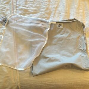 Ollie swaddle; grey; great condition.